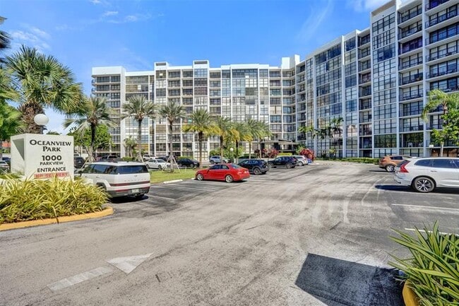 Primary Photo - 1000 Parkview Dr