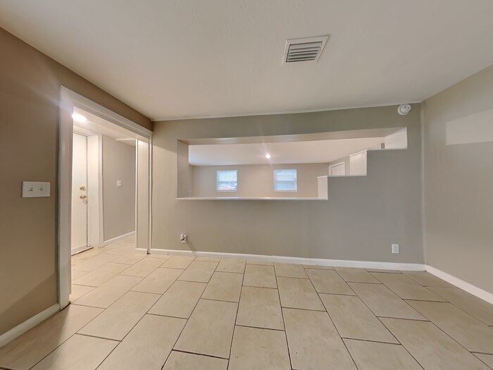 Building Photo - 7047 Sonora Dr N