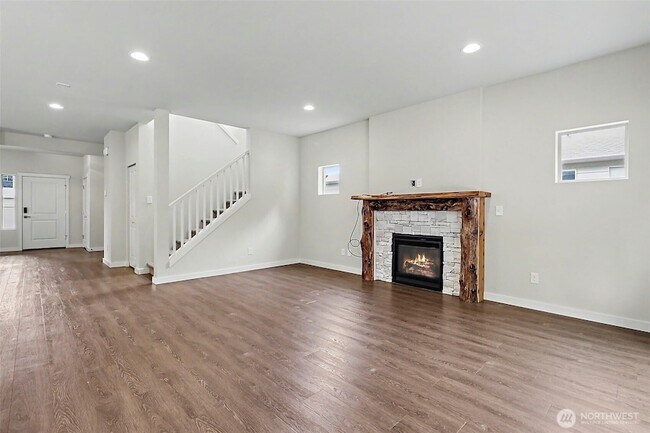 Building Photo - 348 Partlon St