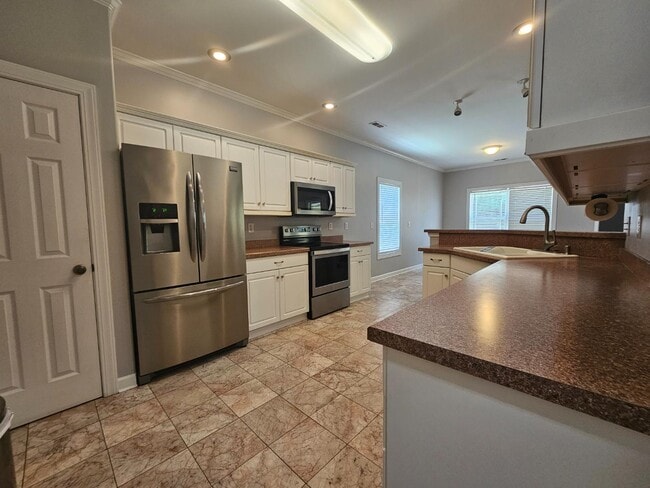 Building Photo - 160 Molinia Dr