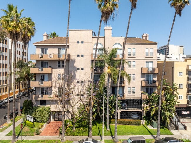 Building Photo - Catalina Apartments