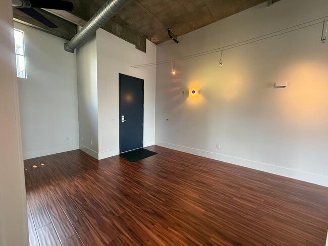 Building Photo - 3940 7th Ave