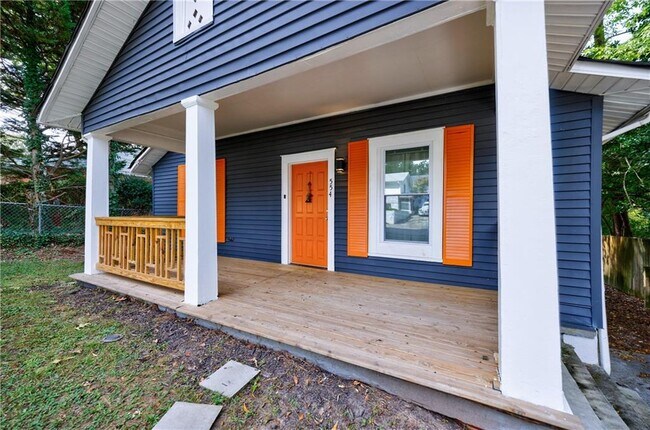 Building Photo - 554 Oak Dr