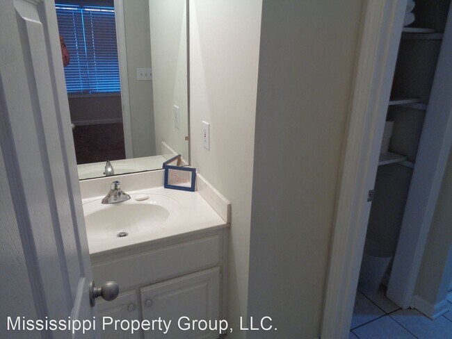 Building Photo - 3 br, 3 bath House - 1602 Jackson Avenue W...