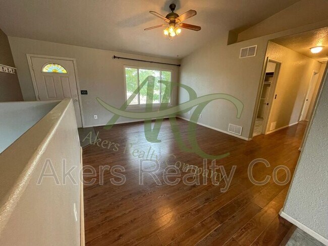 Building Photo - 965 N Cimarron Dr