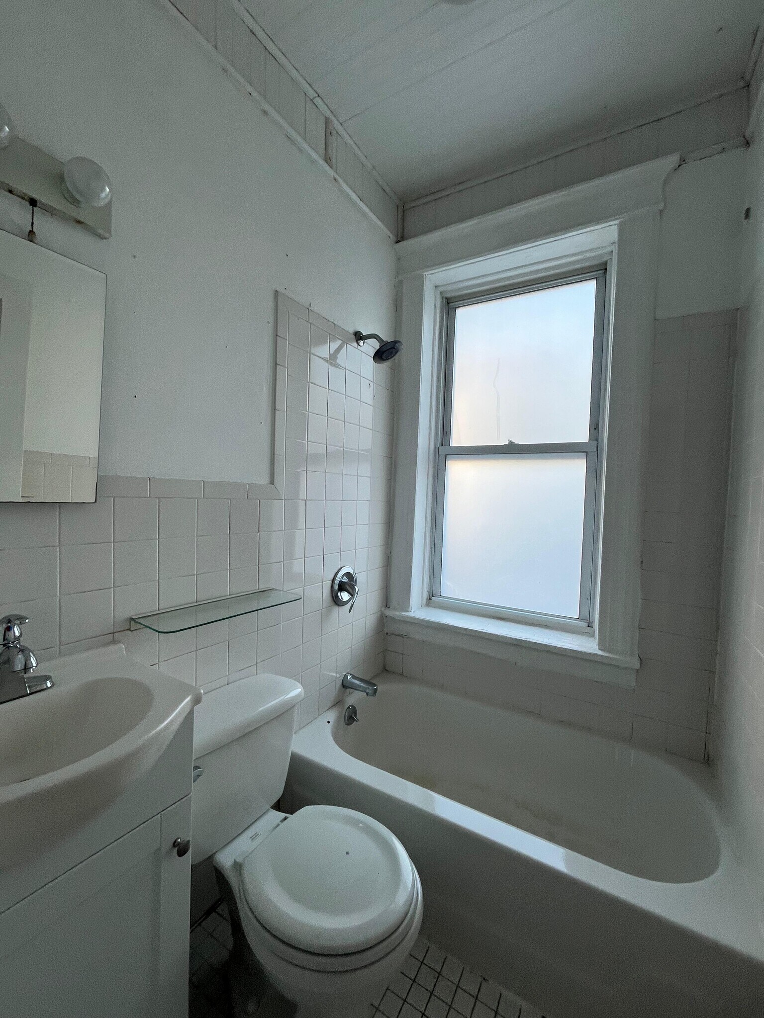 Building Photo - 487 Kennedy Blvd