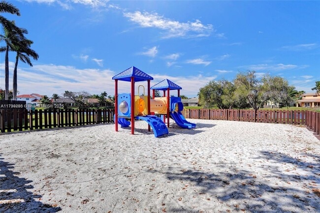 Building Photo - 15202 SW 46th Ln