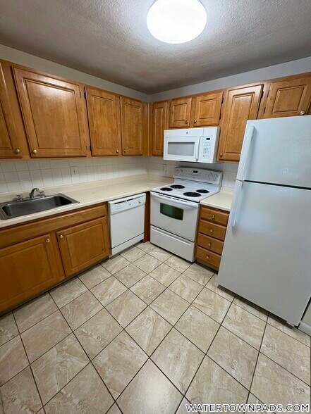 Primary Photo - 24 Whites Ave