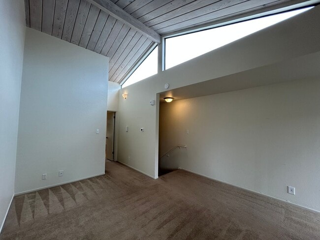 Building Photo - Large 2 BR / 2 BA featuring Cathedral Ceilings, Washer & Dryer, Plus Parking Included!