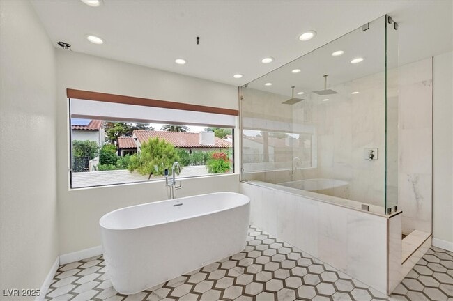 Building Photo - 3328 Plaza Del Paz