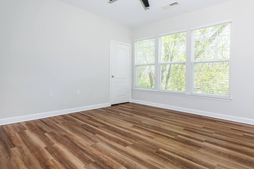 Building Photo - The Rothbury