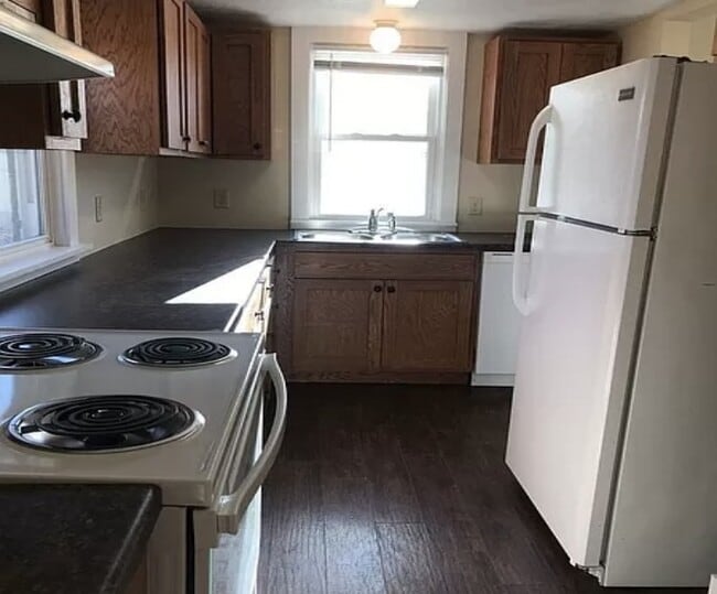 Building Photo - 312 N Trapp Ave