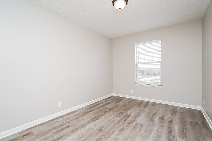 Building Photo - 1225 Akins Ridge Dr