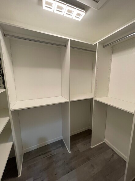 Building Photo - 8350 Burnet Ave