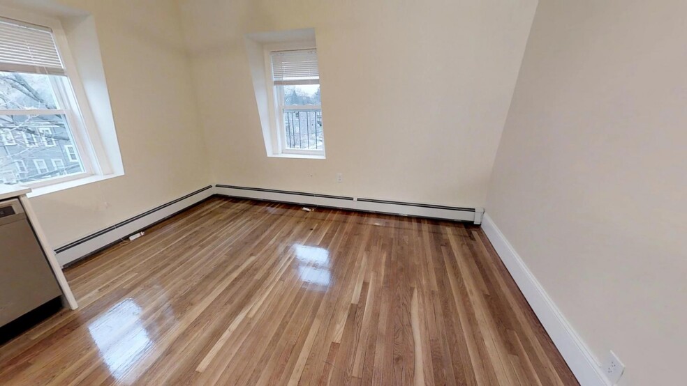 Building Photo - 63 Walden St