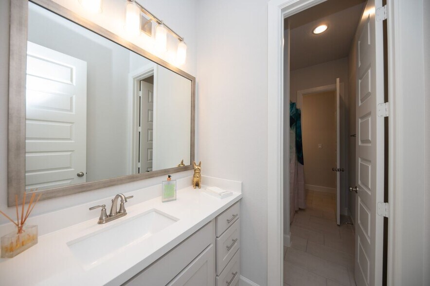 Building Photo - 4430 Windy Oaks Dr