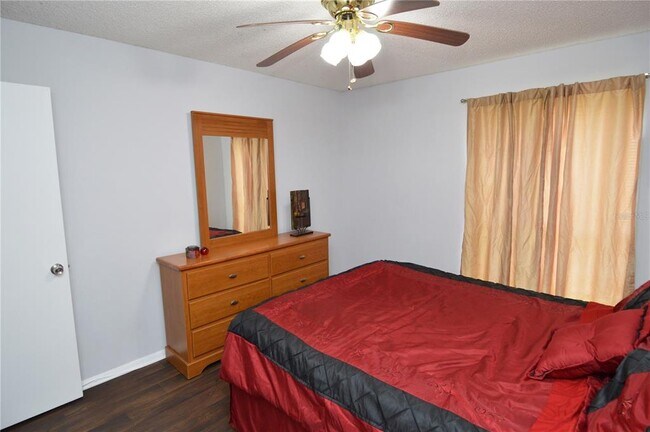 Building Photo - 8718 Mallard Reserve Dr