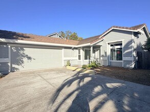Building Photo - 1794 Stone Creek Dr