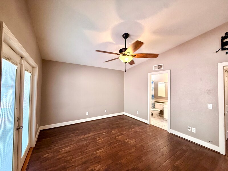Building Photo - 932 Blossom Hill Dr