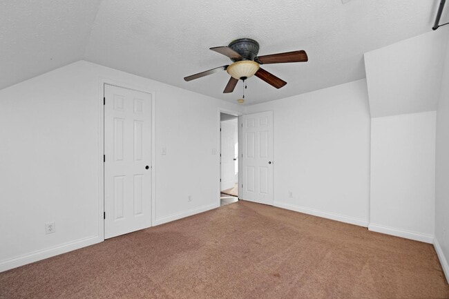 Building Photo - 180 White Mills Glendale Rd W