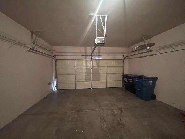 Building Photo - Great 3 bedroom Townhome Available Soon!