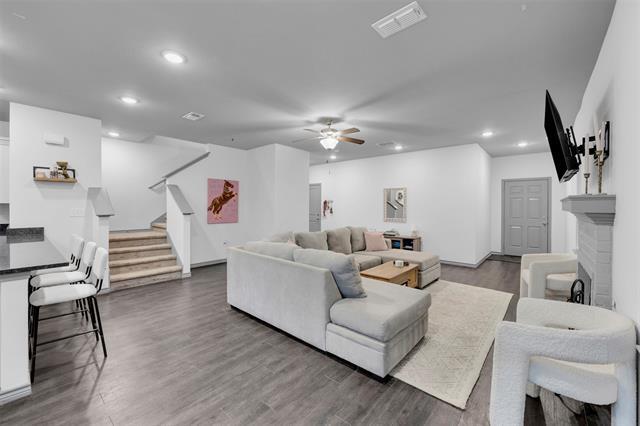 Building Photo - 8705 Tudor Pl
