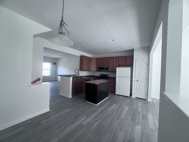 Building Photo - 23 Tidewater Terrace