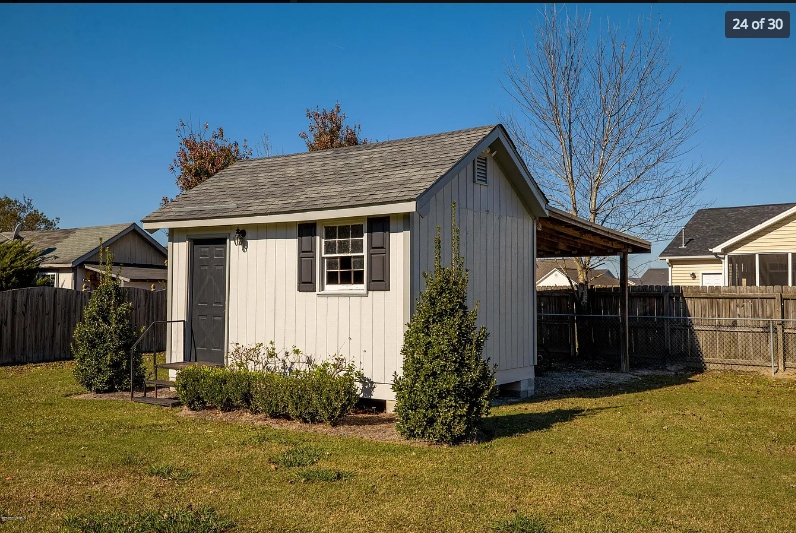 Building Photo - 966 Teakwood Dr