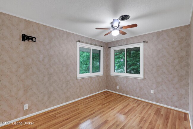 Building Photo - 1468 Lakeshore Pkwy