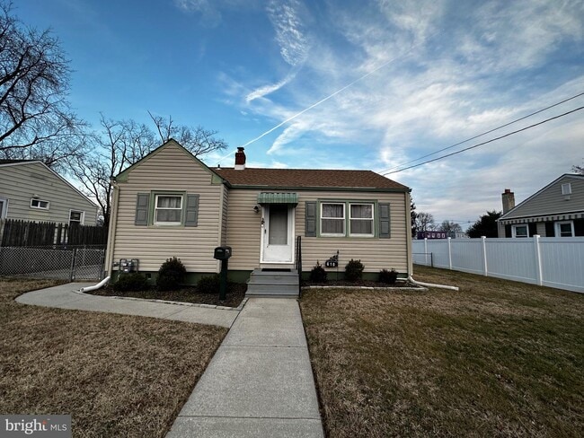 Building Photo - 610 Lee Ave