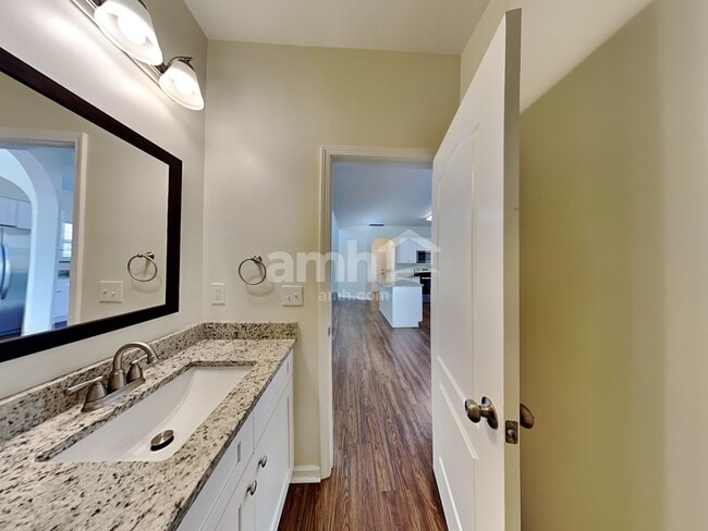 Building Photo - 212 Tyre Dr