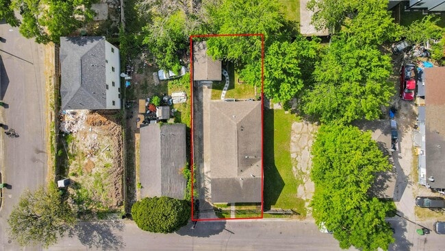 Building Photo - 1322 E 36th St