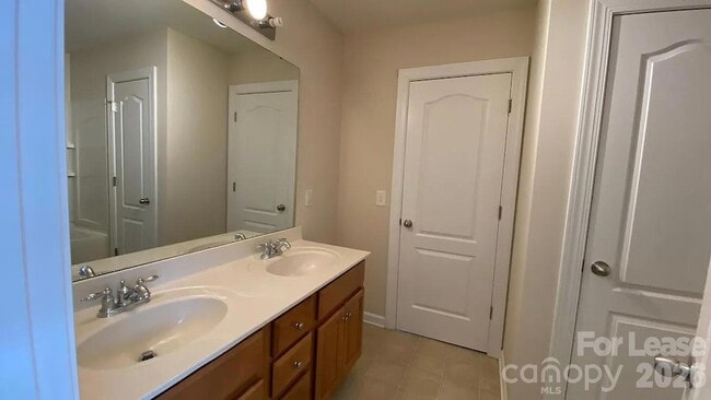 Building Photo - 5803 Cactus Valley Rd