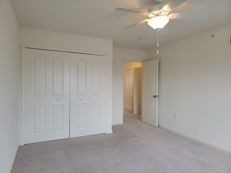 Building Photo - 642 Brentwood Dr