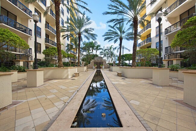 Building Photo - 801 S Olive Ave