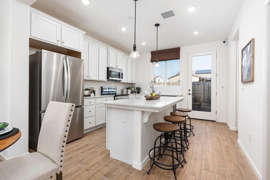 Building Photo - 6559 E Crimson Dr