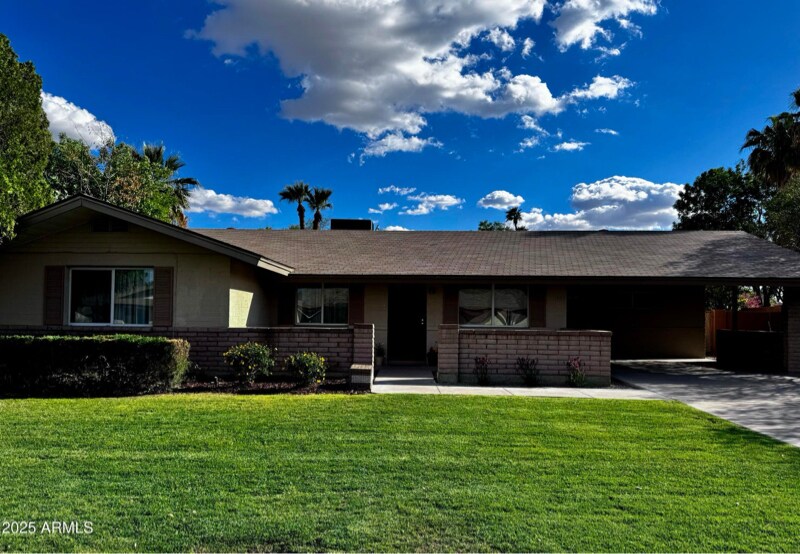 Building Photo - 1909 E La Jolla Dr