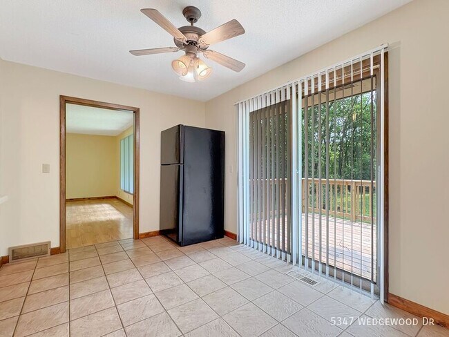 Building Photo - 5347 Wedgewood Dr