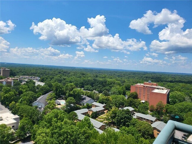 Building Photo - 3040 Peachtree Rd