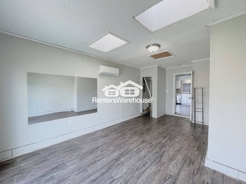 Building Photo - 1497 Eddystone Dr