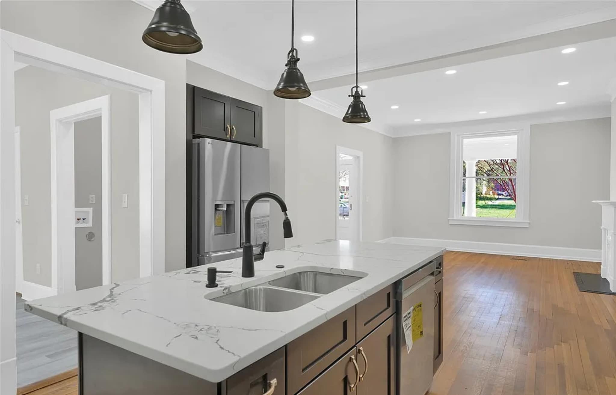 Building Photo - 507 W Washington St