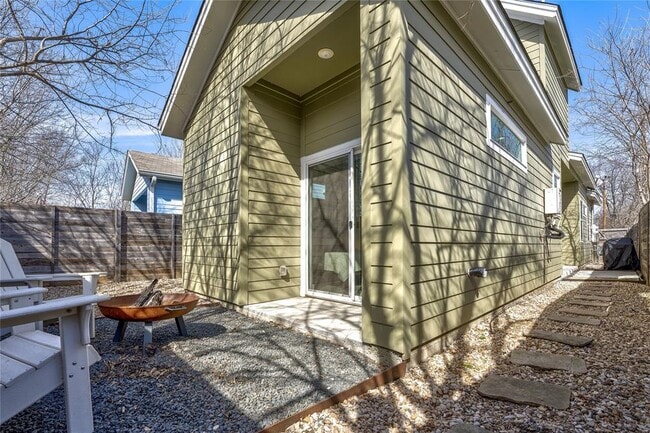 Building Photo - 6505 Porter St