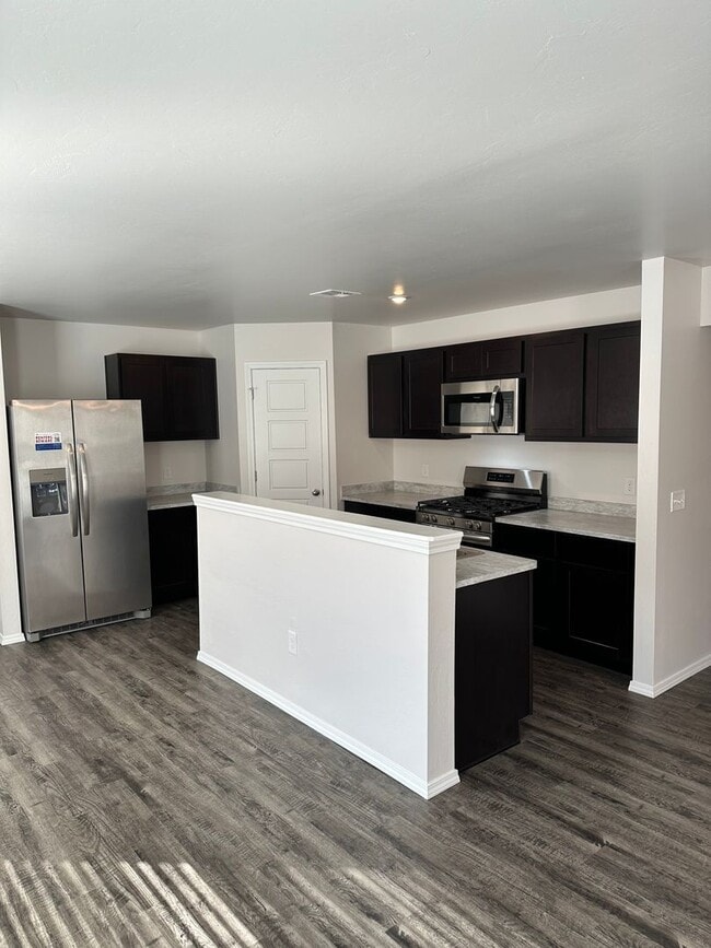 Building Photo - Pre-Leasing Now | Spacious 3 Bedroom, 2 Bathroom Home in Saratoga