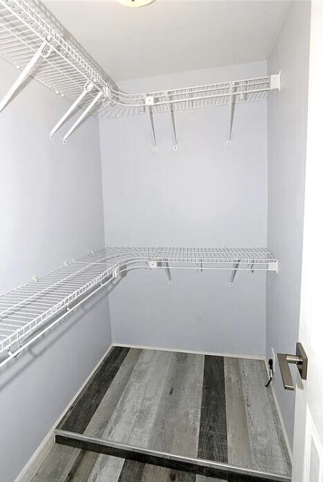 Walk-in Closet - 1150 Rue La Chelle Walk