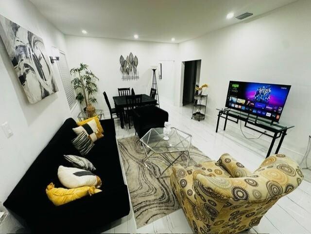 Building Photo - 55 NW 47th St