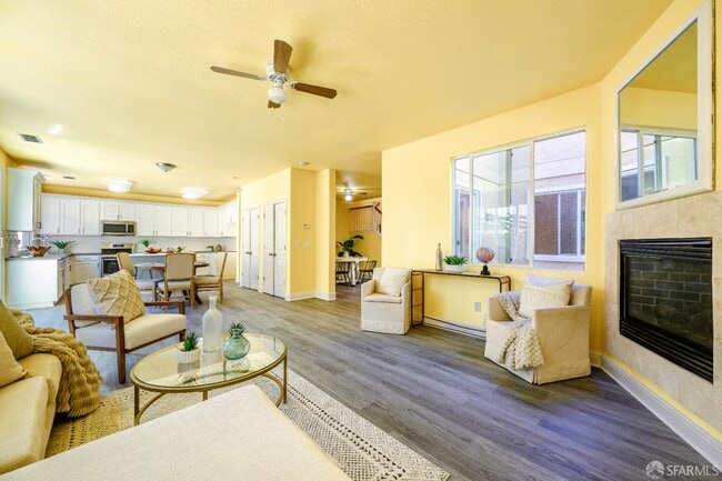 Building Photo - 5476 Summerfield Dr