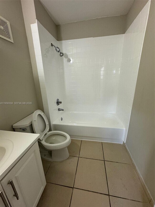 Building Photo - 8060 Fairview Dr