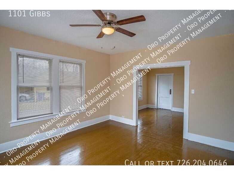Building Photo - 1101 Gibbs-