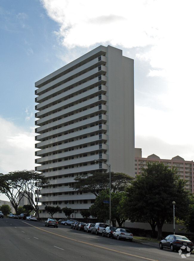 Building Photo - Greenwood Condominium