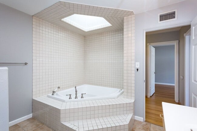 Building Photo - Upgraded Single Family Home in Allied Gardens!